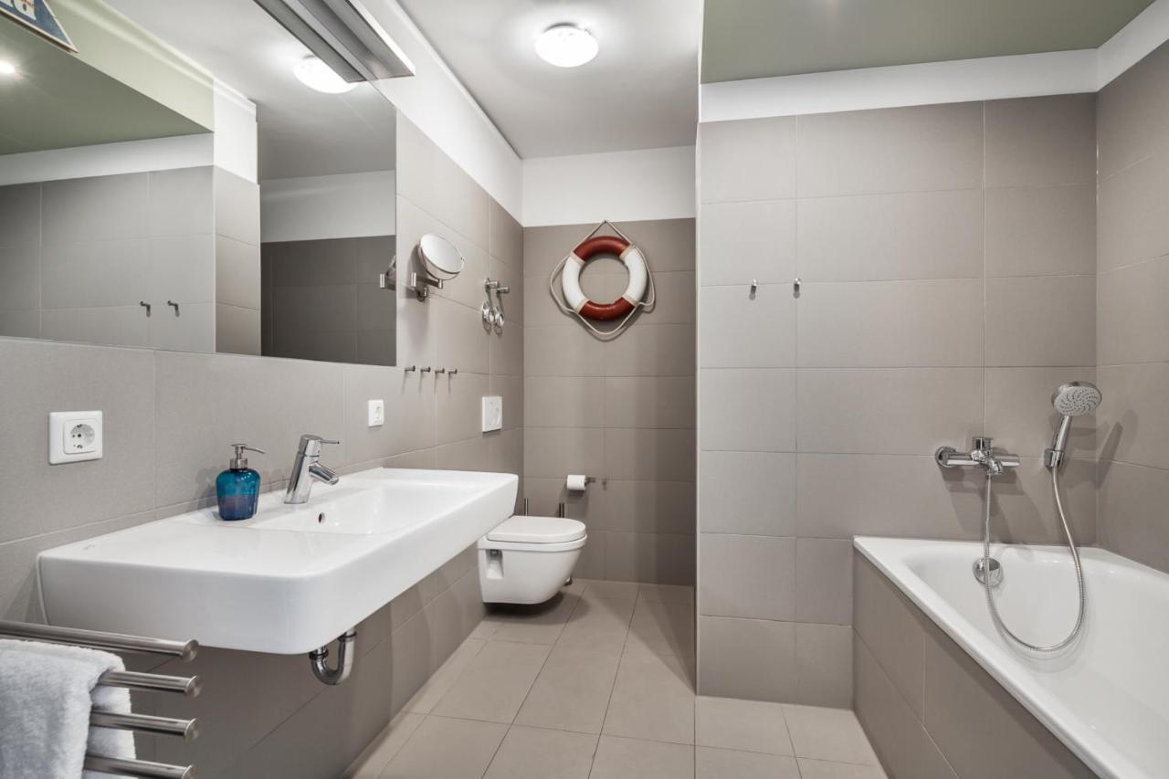 Apartmenthaus Hafenspitze Ap 5 - "Am Yachthafen 5" - Blickrichtung Offenes Meerstrandpromenade Eckernförde Exterior foto
